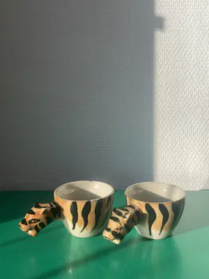 Niet of onleesbaar gesigneerd - Tijgerkopjes (espresso- of theekopjes) van Master Strong Stoneware kopen? Bied vanaf 1!