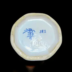 Royal Boch - Een paar Boch "Cornet" vazen. Periode bekend als "De schilderskamer". kopen? Bied vanaf 118!