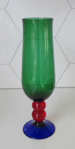 Niet of onleesbaar gesigneerd - Sixties gekleurde champagne flutes kopen? Bied vanaf 10!