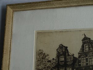 Ids Wiersma - Ingelijste ets , de ‘Professorenhuizen’ , Voorstraat , Franeker – 1934 kopen? Bied vanaf 1!