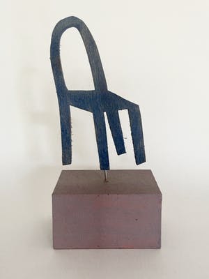 Klaas Gubbels - houten object ‘Blauwe stoel’ kopen? Bied vanaf 395!