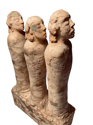 Hubertus Biezemans - drie figuren in rij kopen? Bied vanaf 795!