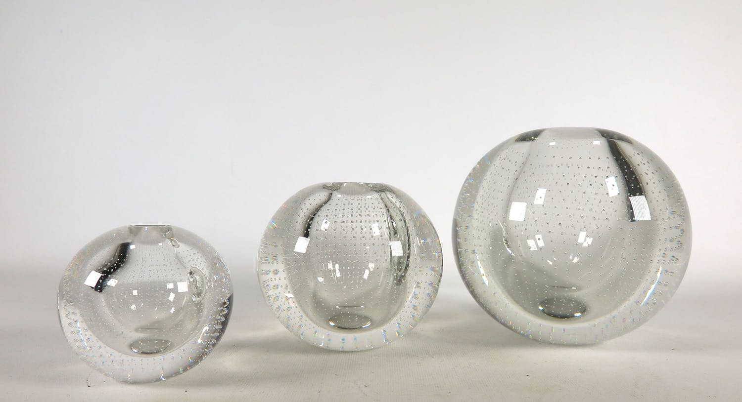 Andries Dirk Copier Glas, Drie spijkerbollen Verkocht Kunstveiling.nl