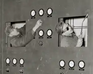 Ben van Meerendonk - Werklieden bezig aan de nieuwe electriciteitscentrale Hemweg, 1/2/1952 verkauft für € 50!