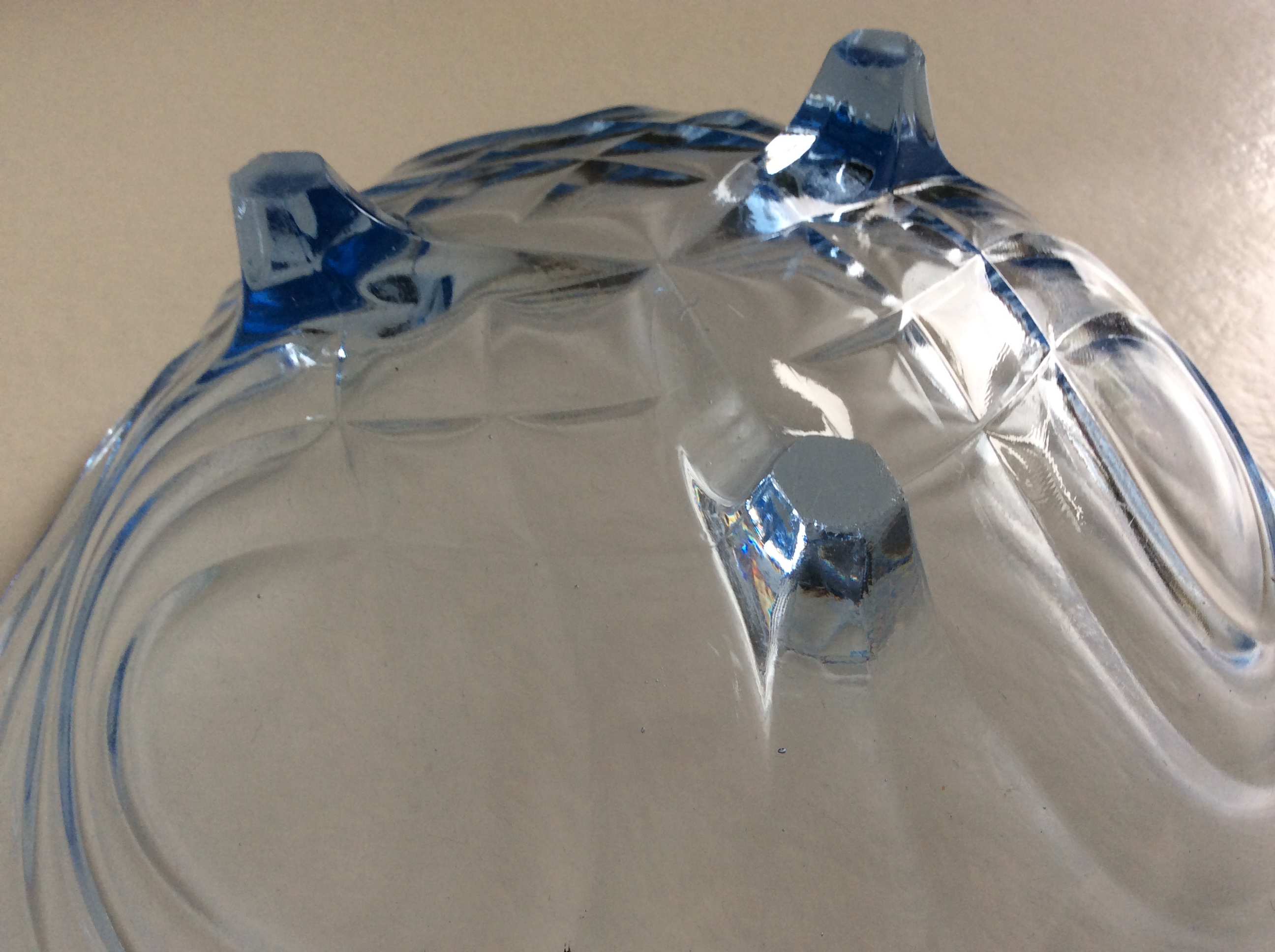 Walther glas - Art Deco fruitschaal “Rotterdam” - lichtblauw persglas kopen? Bied vanaf 35!