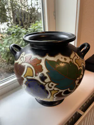 Vest Keramiek Gouda - grote Plateelvaas Art-Deco stijl kopen? Bied vanaf 50!