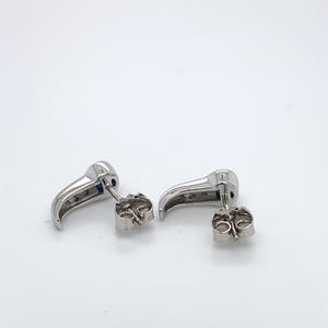 18kt witgouden oorsteker+saffier+diamant, 2,21 gr kopen? Bied vanaf 160!