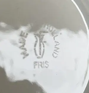 Willem Hendrik de Vries - Fris Edam - Vijf vintage aardewerken melk of koffiebekers kopen? Bied vanaf 35!