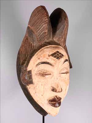 Pumu - Tribal used Old African female mask from the Punu - Gabon. verkocht voor € 65!