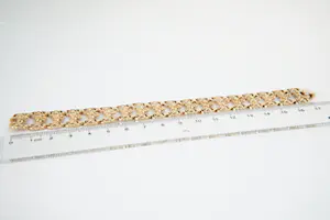 03- Aparte 18 karaats geel-gouden gefaseerd afgewerkte dames schakel amband kopen? Bied vanaf 960!