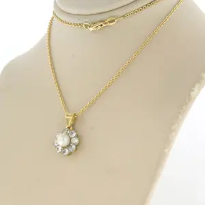 18k geelgouden collier met goud met platina hanger met parel en diamant kaufen? Bieten Sie von 900!