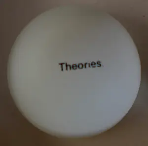 Damien Hirst - 7 pingpong ballen in kartonnen doos: The magnificent seven - 2000 kopen? Bied vanaf 795!