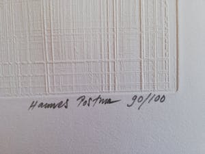 Hannes Postma - NAAKTE VROUW MET DRIEHOEK / ZW-W ETS EN KLEURETS + RELIEF / 50x65cm / SIG kopen? Bied vanaf 21!