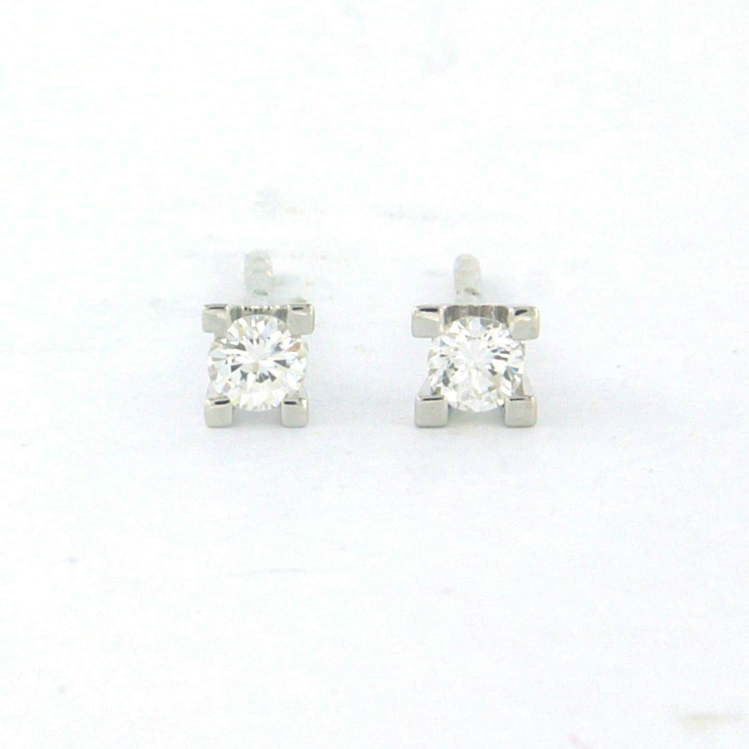 18k wit gouden solitair oorknoppen met briljant geslepen diamant tot. 0.20ct kopen? Bied vanaf 325!