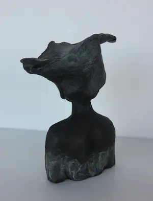 Mieke Oldenburg - Set van drie bronzen beeldjes, Vrouwfiguren kopen? Bied vanaf 200!