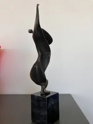 Bernadette Leijdekkers - Danseres groot uitgevoerd kopen? Bied vanaf 100!