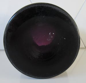 Niet of onleesbaar gesigneerd - Art Nouveau Irise paars glazen ribbelvaas kopen? Bied vanaf 10!