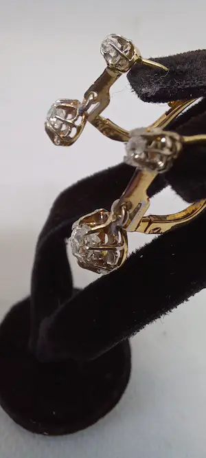 Gouden 18k oorbellen met diamanten ,toetsteen bij juwelier. kopen? Bied vanaf 350!
