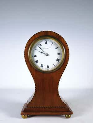 Hamilton & Inches Edinburgh - Houten ballonklok verkocht voor € 1!