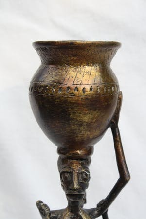 Niet of onleesbaar gesigneerd - Fraai Bronzen Afrikaanse Sculptuur Vrouw met Kind (19e eeuw) kopen? Bied vanaf 1!