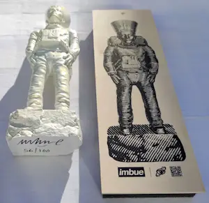 Imbue - XL Ancient Astronaut Nefertiti (Pearl White) kopen? Bied vanaf 270!