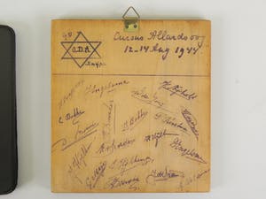 Curiosa - Metalen herinneringstegel uit oorlog kopen? Bied vanaf 1!