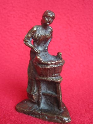 Brons (Onbekend) - Wasvrouw. kopen? Bied vanaf 45!