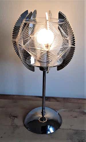 Niet of onleesbaar gesigneerd - Gemerkt Globo- Tafellamp, vermoedelijk ontwerp Paul Secon Swag verkocht voor € 1!