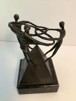 Corry Ammerlaan - Sculptuur “ Verbondenheid “ zeldzaam kopen? Bied vanaf 1!