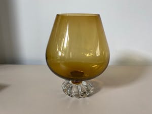 Bo Borgstrom - Amber glazen bokaalvaas op voet kopen? Bied vanaf 1!