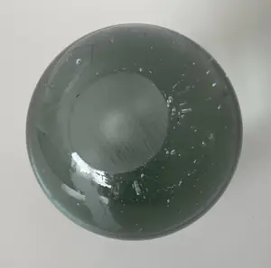 Niet of onleesbaar gesigneerd - Twee glazen Presse Papiers Uncontrolled Airbubbles kopen? Bied vanaf 1!