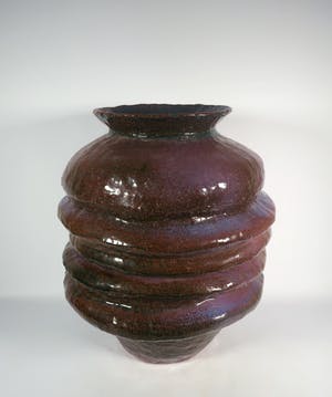 Peter von Hartsvelt Müller - Aardewerk, Bruin en paars geribbelde vaas (Groot) kopen? Bied vanaf 70!