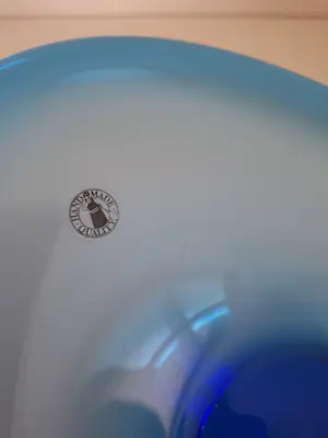 Per Lutken - Holmegaard; asymmetrische schaal in prachtige blauwe kleur kopen? Bied vanaf 69!