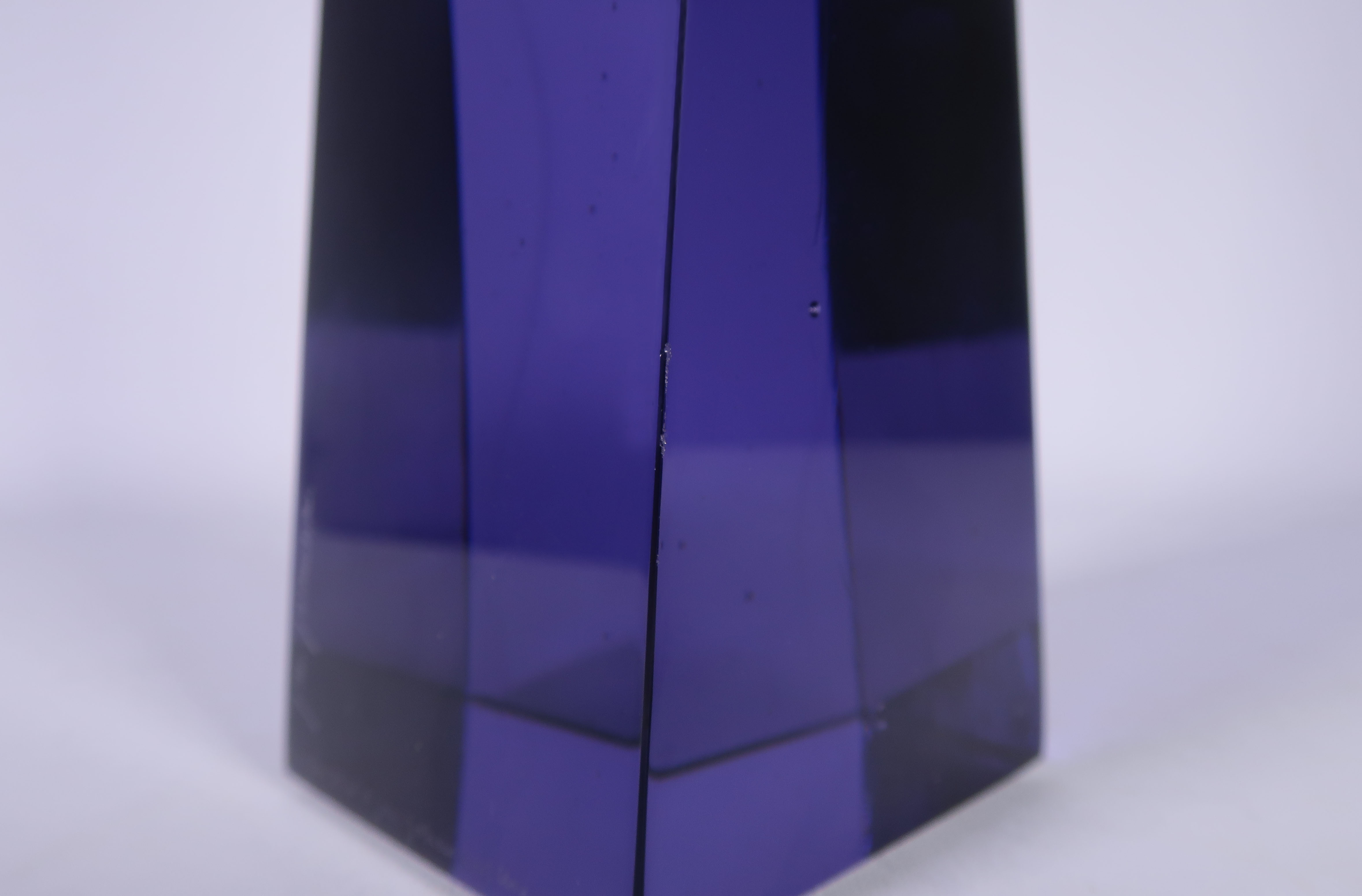 Jan Johansson - Glas, Moderne obelisk-vorm, uitgevoerd door Orrefors kopen? Bied vanaf 1!