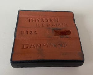 Niet of onleesbaar gesigneerd - Thyssen Keramik Denemarken - Siertegeltje Vikingsschip kopen? Bied vanaf 1!