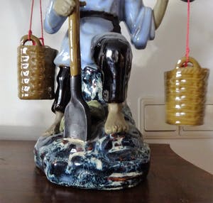 Niet of onleesbaar gesigneerd - Chinese man met werktuig kopen? Bied vanaf 1!