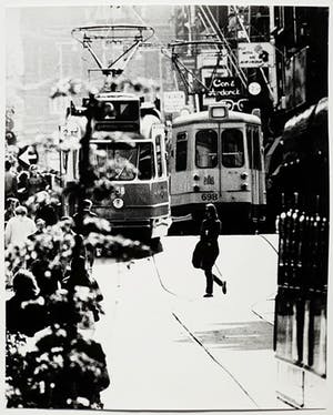 Aart Klein - Amsterdam Leidsestraat, gelatinezilverdruk kopen? Bied vanaf 395!