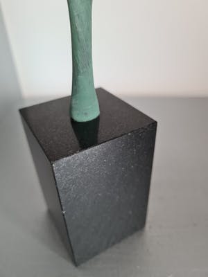 Corry Ammerlaan - Artihove Beeld " Elkaar op handen dragen " Groot formaat! kopen? Bied vanaf 75!