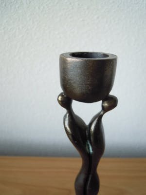 Corry Ammerlaan - Prachtig beeld / kandelaar van 2 slanke figuren- gesigneerd op de voet kopen? Bied vanaf 20!