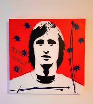 Niet of onleesbaar gesigneerd - Street Art gemengde techniek van Johan Cruyff met echtheidscertificaat. verkocht voor € 10!