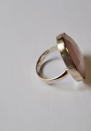 Nieuwe Mooie zilveren ring gezet met facetgeslepen Rozenkwarts. kopen? Bied vanaf 60!