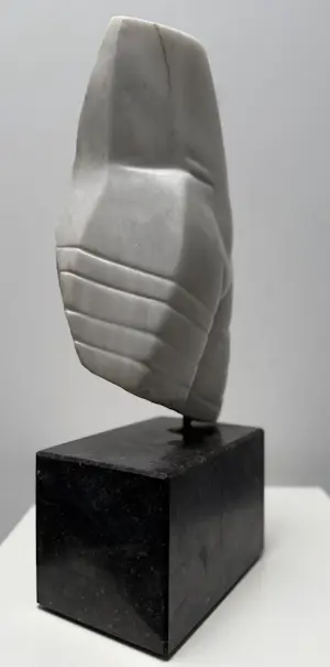 Francesca Zijlstra - Marmeren sculptuur | 'Tors van een vrouw' UNIEK WERK kopen? Bied vanaf 1500!