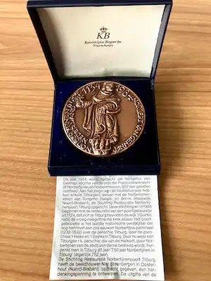 Niel Steenbergen - Bronzen penning Norbertijnen poort restauratie in 1984. verkauft für € 40!