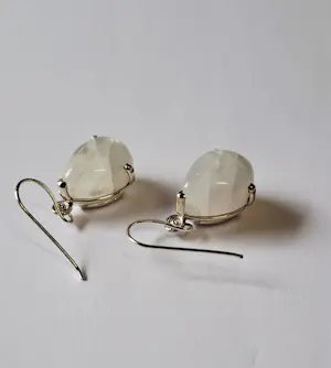 Nieuwe zilveren oorbellen met  Regenboogmaansteen kopen? Bied vanaf 70!