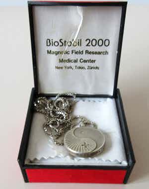 Niet of onleesbaar gesigneerd - BioStabil Zilver - Halsketting met hanger verkocht voor € 1!