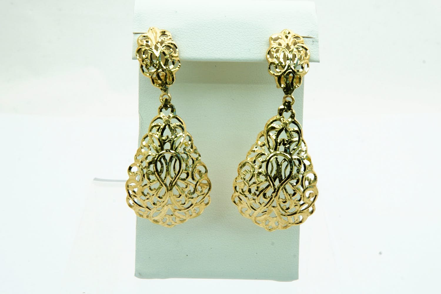 1457-  Elegant paar 18krt gouden oorclips- Arabisch motief / opengewerkt model kopen? Bied vanaf 330!