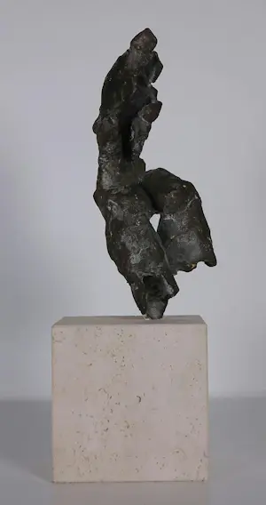 Gerard Engels - Brons, Vrouwfiguur op stenen sokkel + 3 boeken kopen? Bied vanaf 350!