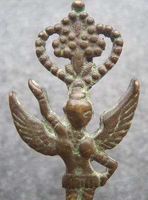 Brons (Onbekend) - Engelachtig figuurtje kopen? Bied vanaf 23!