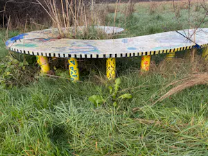 Gertie Janssen - bijzondere gele bank kopen? Bied vanaf 300!