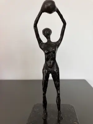 Nicolette Eenhorst - Vrouw met bal kopen? Bied vanaf 69!